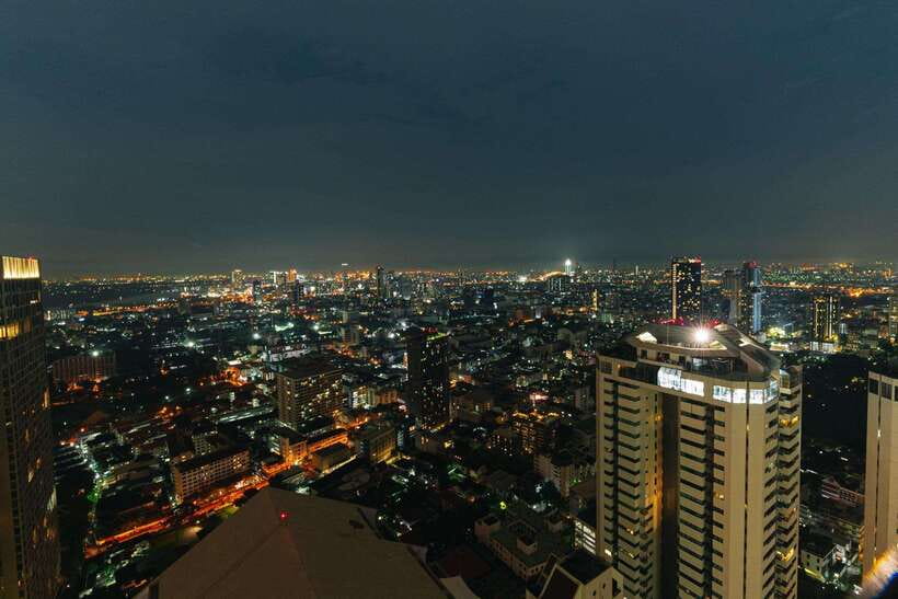 Bangkok: Enjoy Fine Thai Food with Panoramic Rooftop Views - Thai flavors with an international hotel approach