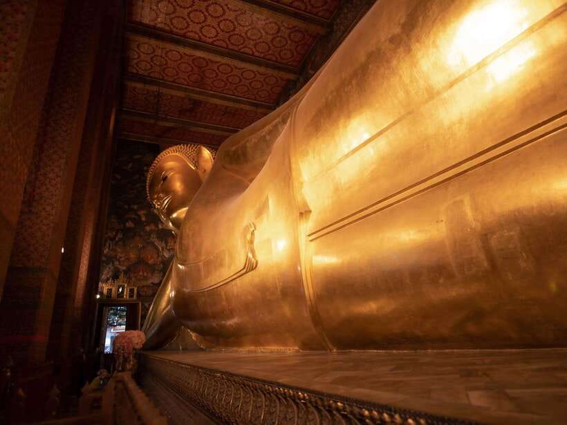 Bangkok: Evening Tour with Wat Arun, Wat Pho & Tuk Tuk Ride - The 30-minute tuk-tuk ride to Yaowarat