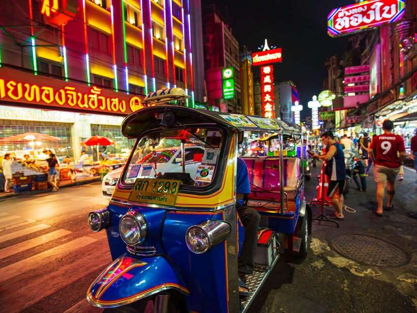 Bangkok: Evening Tour with Wat Arun, Wat Pho & Tuk Tuk Ride - Who should book it?