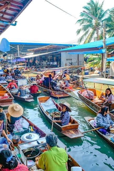 Bangkok: Famous Markets and Dragon Temple Guided Day Tour - Damnoen Saduak by boat