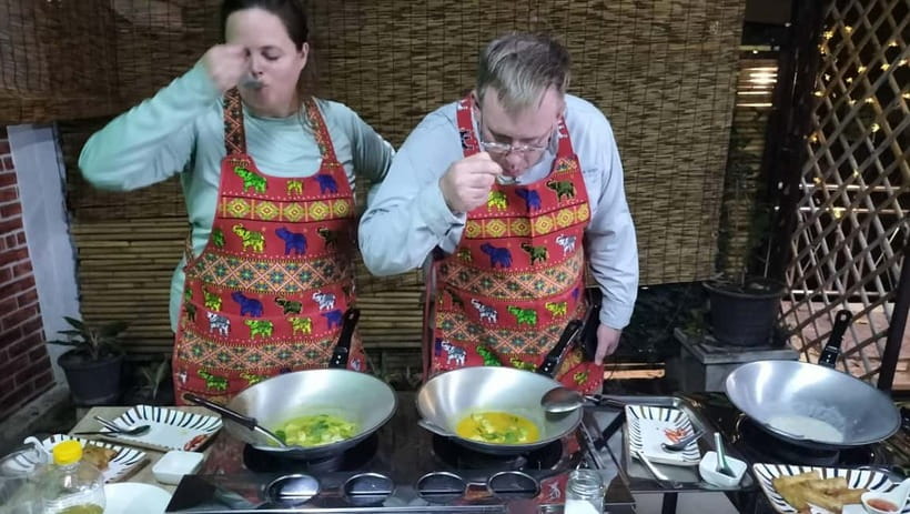 Bangkok: Favourite Thai Flavors Cooking Class by Smart Cook - Is $32 a good value?