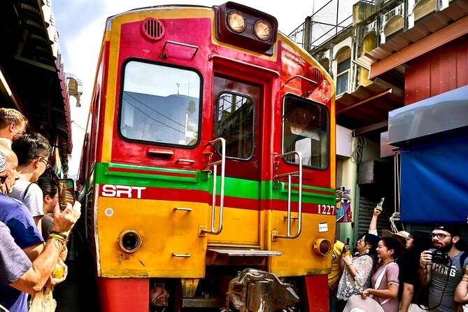 Bangkok: Floating Market and Train Market Experience - Why Maeklong Railway Market is the main event
