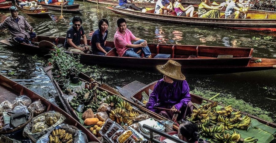 Bangkok: Floating Market & Maeklong Markets Private Transfer - What the private car adds to a 10-hour day