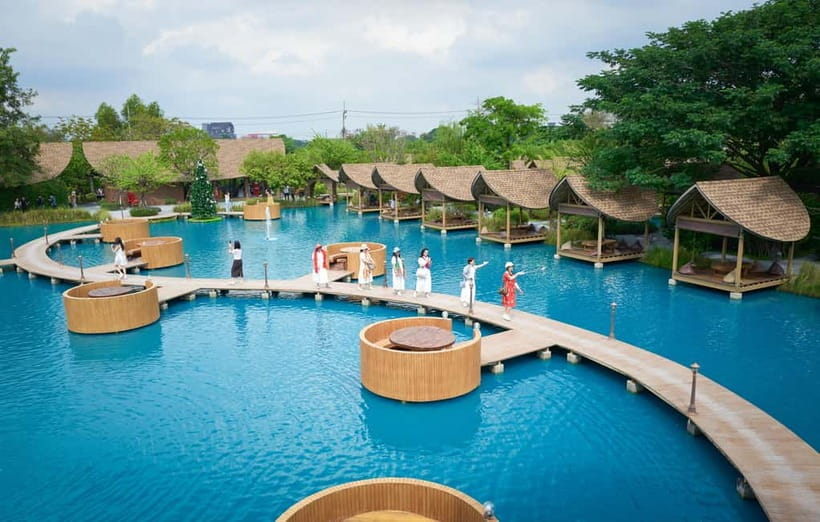 Bangkok: Floating Market, Phra Pathom Pagoda & Cafes Tour - Why this day works from Bangkok