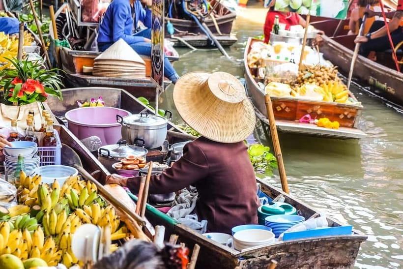 Bangkok: Floating Market, Phra Pathom Pagoda & Cafes Tour - Damnoen Saduak by longtail boat