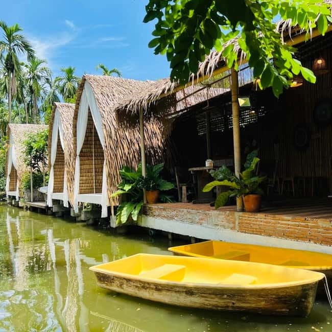 Bangkok: Floating Market, Phra Pathom Pagoda & Cafes Tour - Phra Pathom Chedi, Thailand’s tallest stupa