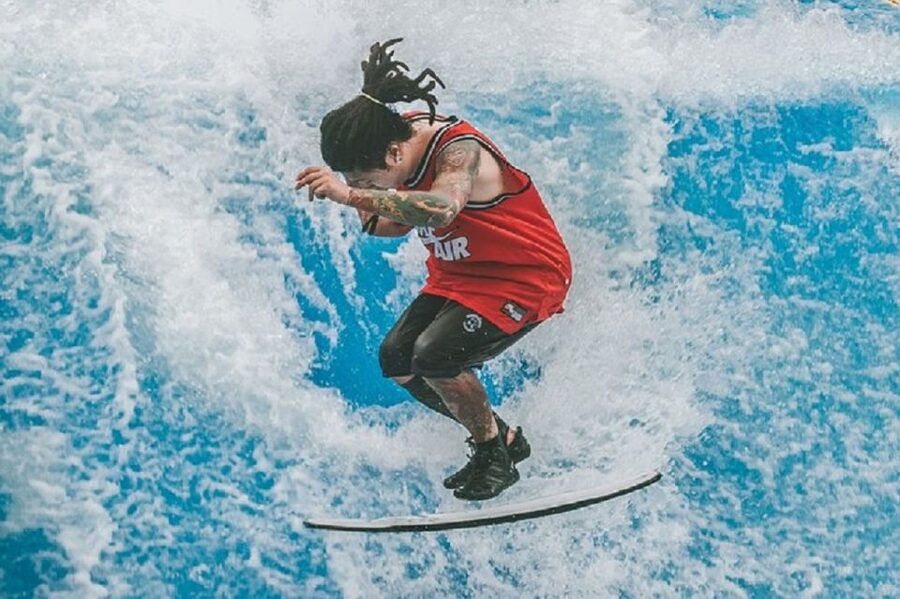 Bangkok: Fun Flow riding at Flow House Bangkok - What riding the Bangkok FlowRider is really like