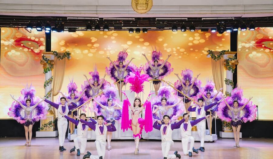 Bangkok: Golden Dome Cabaret Show Entry Ticket - What the Golden Dome Cabaret experience is like