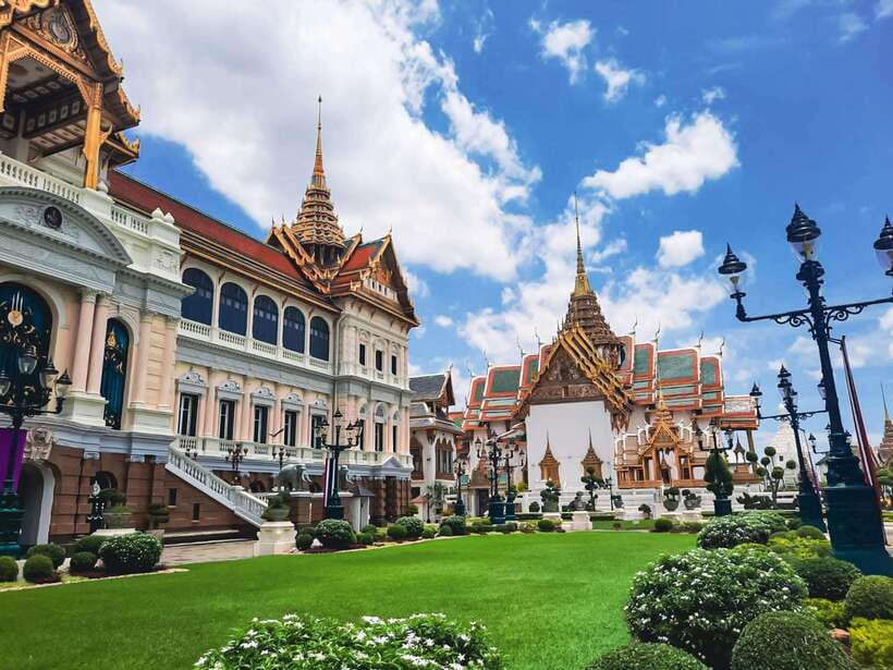 Bangkok: Grand Palace and Wat Phra Kaew Guided Walking Tour - Key points at a glance