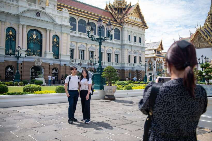 Bangkok: Grand Palace and Wat Phra Kaew Guided Walking Tour - When parts of the palace may be closed