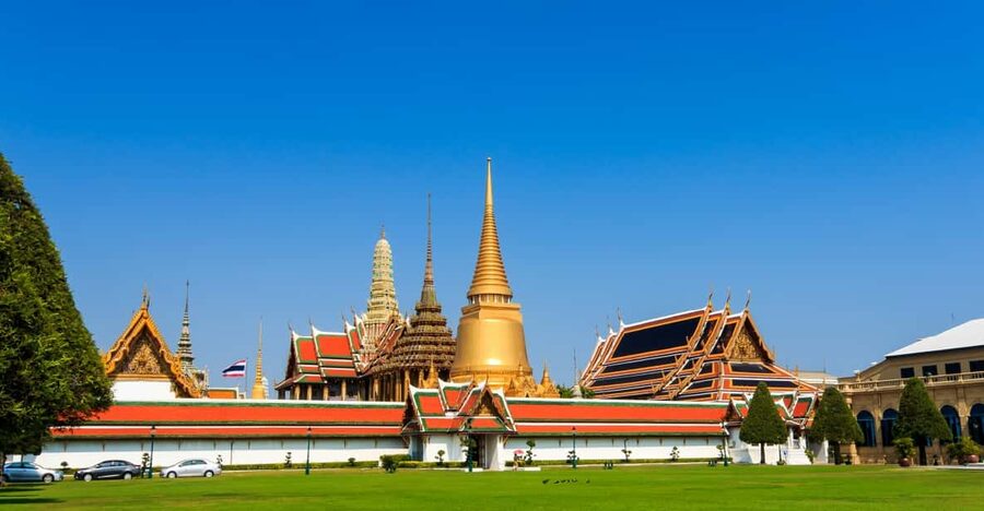 Bangkok: Grand Palace Skip-the-Line Entry Ticket - The palace compound, one detail at a time