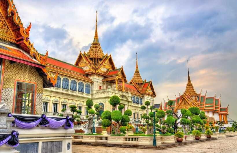 Bangkok: Grand Palace, Wat Pho, and Wat Arun Guided Tour - Wat Pho and the 46-meter Reclining Buddha