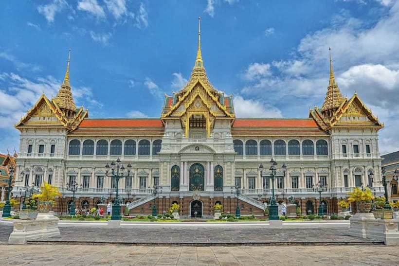 Bangkok: Grand Palace, Wat Pho, Wat Arun Sacred & Local Tour - Key points at a glance