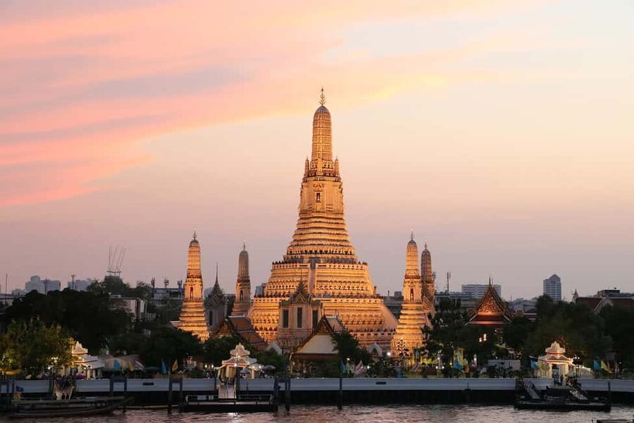 Bangkok: Grand Palace, Wat Pho & Wat Arun Tour in Italian - Why This Four-Hour Route Works