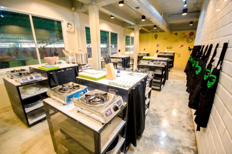 Bangkok: Half-Day Thai Cooking Class in Bangrak District - A good choice for vegetarians and seafood-free diners