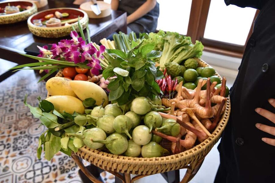 Bangkok: Hands-on Thai Cooking Class & Market Tour in Sathon - Choosing the right day for your food interests