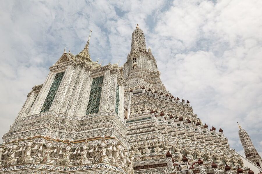 Bangkok: Historical Temples Tour & Hidden Bar at Sunset - Why the evening timing works so well