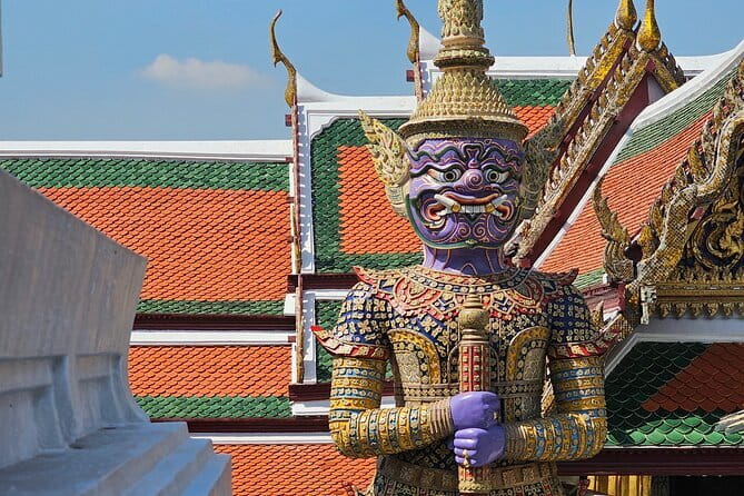 Bangkok : History Temples Markets and Food Tasting - Crossing the Chao Phraya by ferry