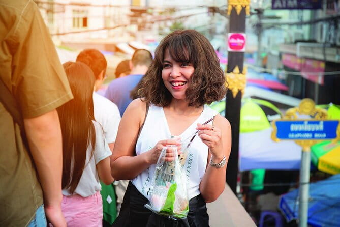 Bangkok : History Temples Markets and Food Tasting - Who will enjoy this four-hour route