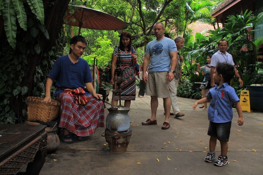 Bangkok: Jim Thompson House and Baan Krua Community Tour - Who will enjoy this four-hour outing?