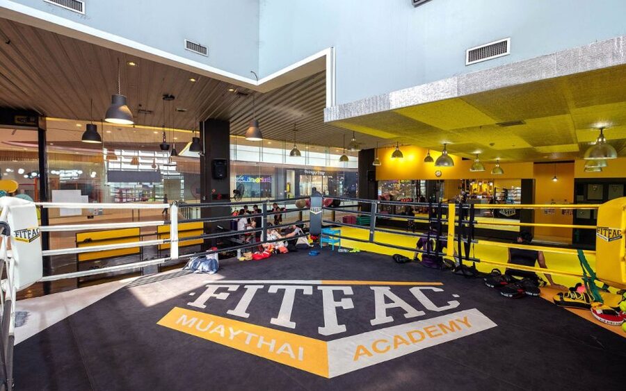 Bangkok: Learn 1-1 Muay Thai + Free Muaythai Shorts & Pickup - Learning from Thai coaches who teach foreigners