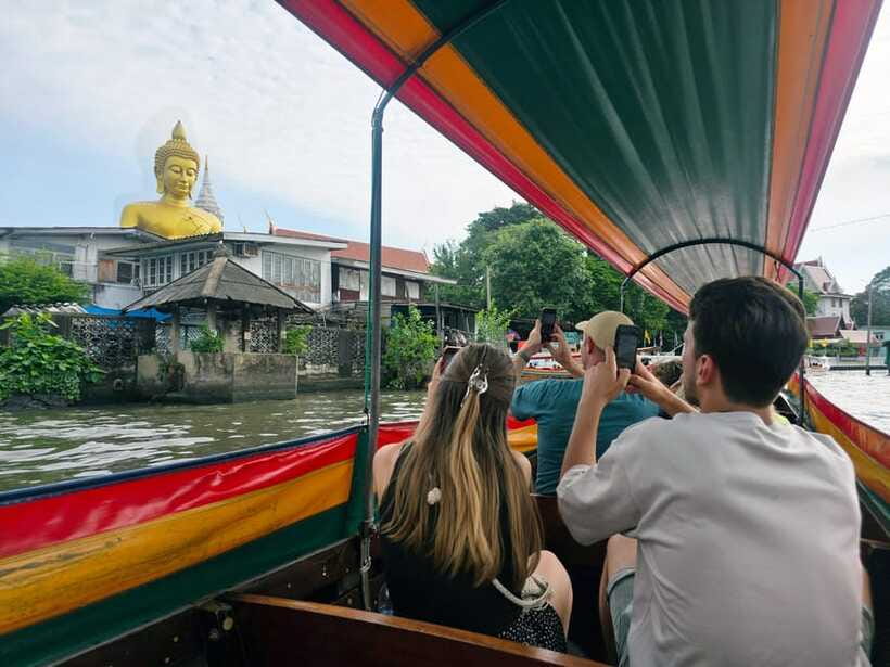 Bangkok Long Boat Canal a Big Buddha & Culture Markets Tour - Spending time at the small floating market