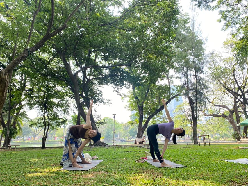 Bangkok: Lumpini Park Yoga Experience - Key points at a glance