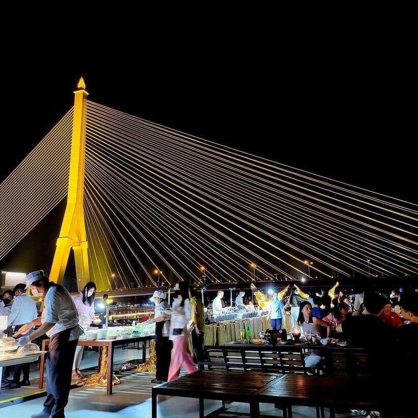 Bangkok: Luxury White Dinner Cruise Free Flow Beer and Wine - Key points to know before booking