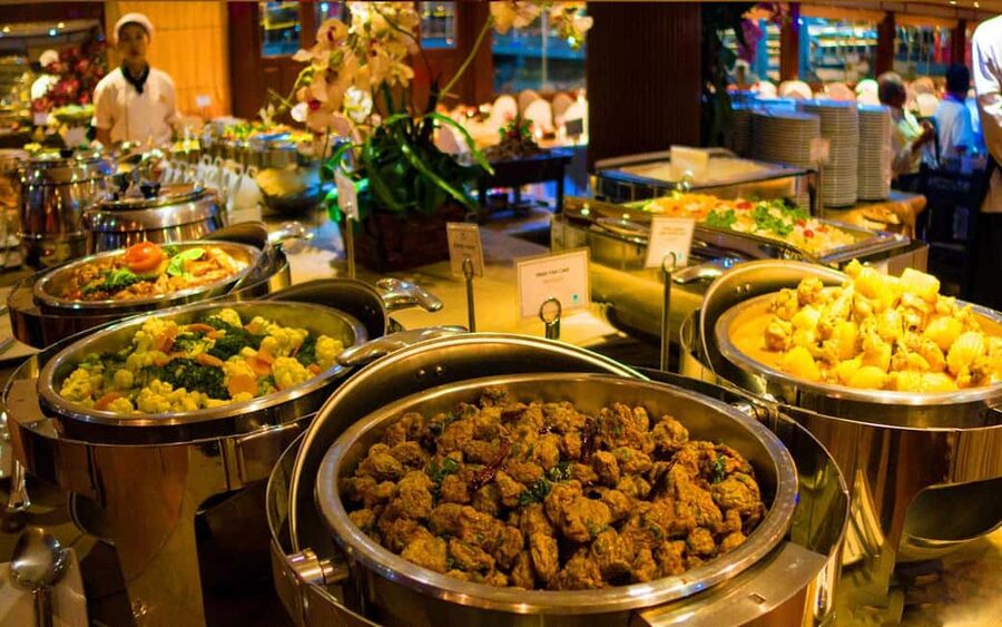 Bangkok: Luxury White Sunset or Dinner Cruise with Beer - Who should book the Luxury White Cruise
