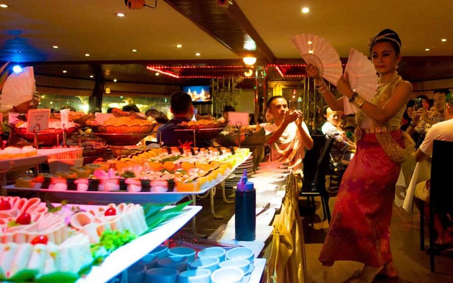 Bangkok: Luxury White Sunset or Dinner Cruise with Beer - Food, drinks, and the limits of the buffet