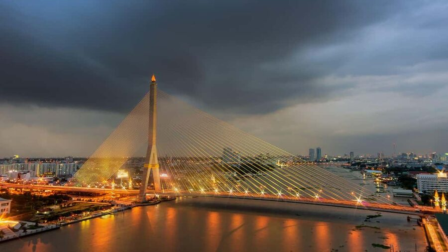 Bangkok: Luxury White Sunset or Dinner Cruise with Beer - Live music, Thai dance, and cabaret