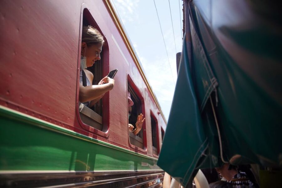 Bangkok: Maeklong Railway Market & Floating Market Tour - Key points to know before you book