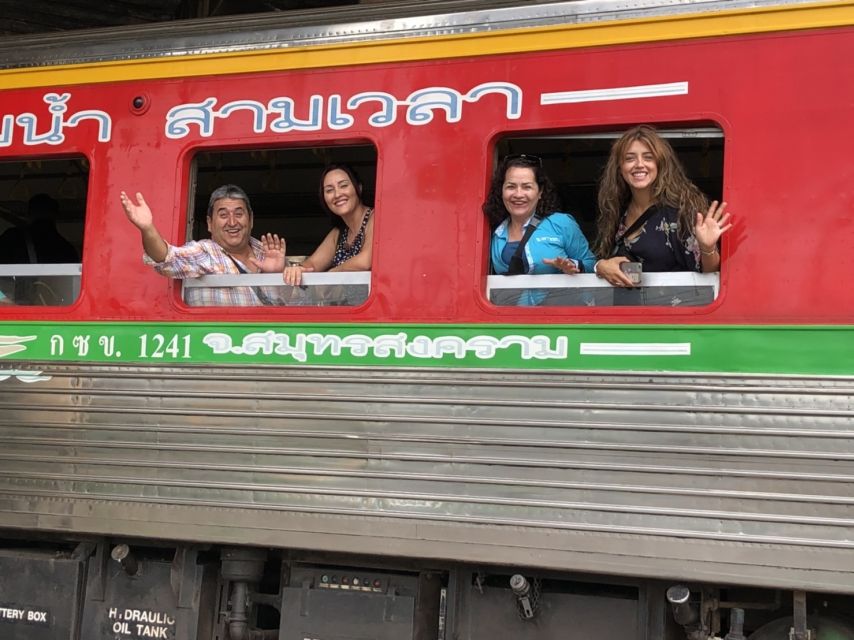 Bangkok: Maeklong Railway Market & Floating Market Tour - Practical ways to enjoy the markets