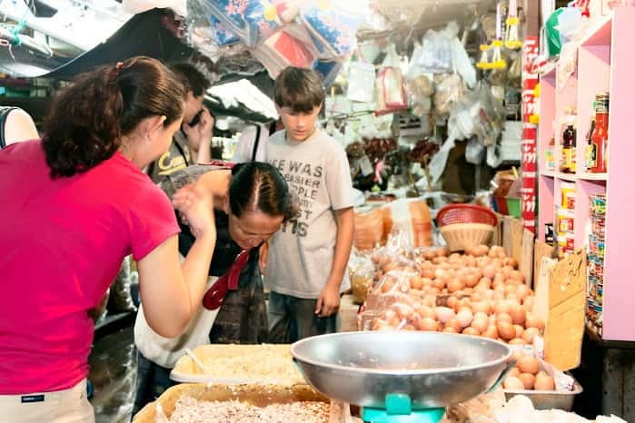 Bangkok: Maliwan Thai Cooking Class with Market Tour - Finding the school near Khaosan Road