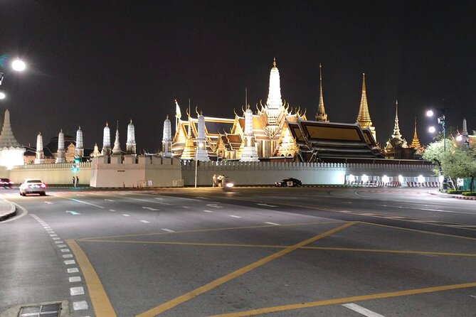Bangkok: Michelin Guide Street Food Tour by Tuk Tuk - The city tour element: Rajadamnoen Avenue and beyond Chinatown
