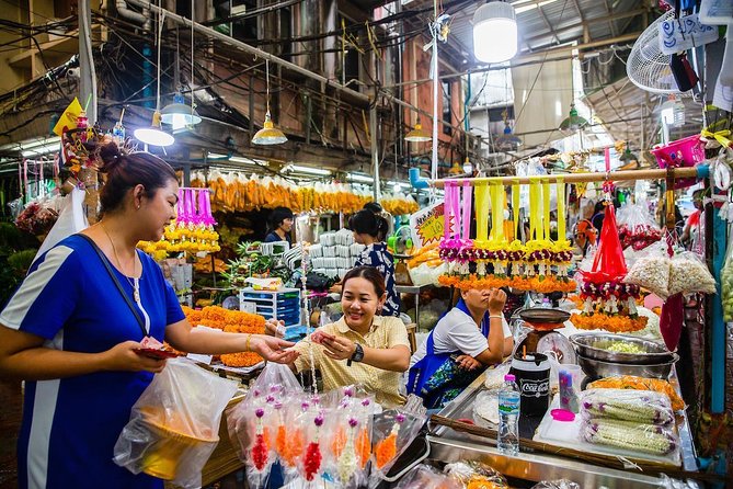 Bangkok Midnight Food Tuk Tuk Tour - A rooftop drink facing Wat Arun