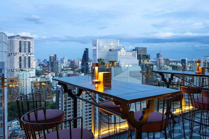 Bangkok: Mojjo Rooftop Lounge & Bar Food & Beverage Package - Food, drinks, and service