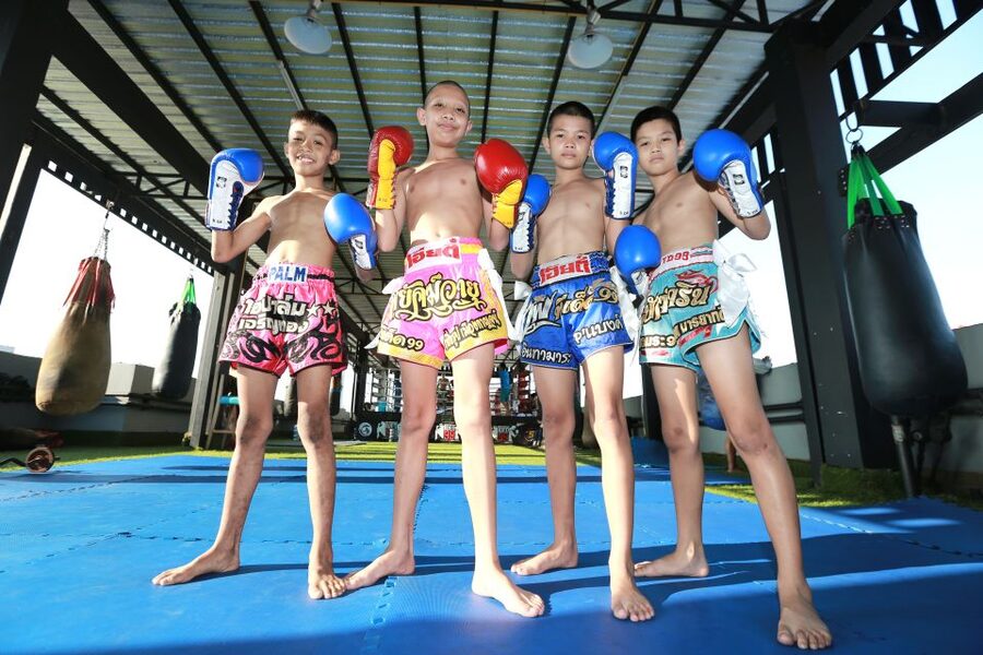 Bangkok: Muay Thai Boxing Class for Beginners - Best for solo visitors, couples, and teenagers