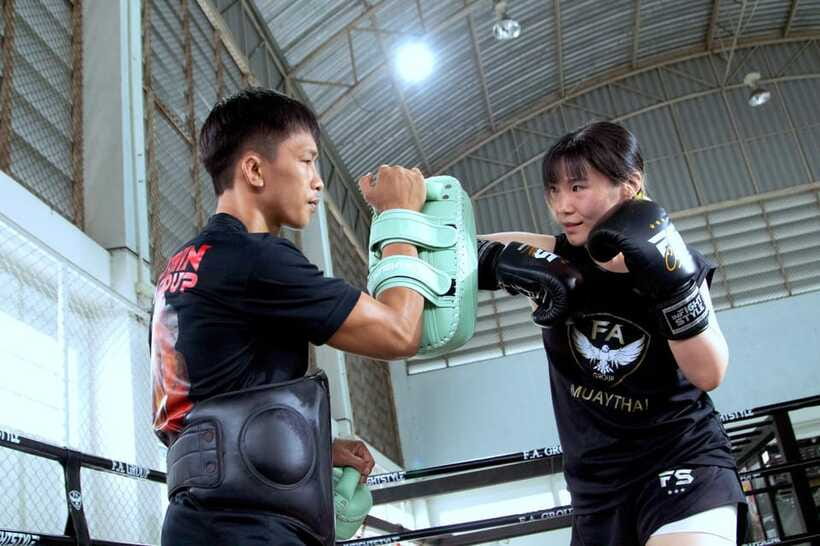 Bangkok: Muay Thai Boxing Introduction Class for Beginners - Kicks, knees, elbows, and clinching