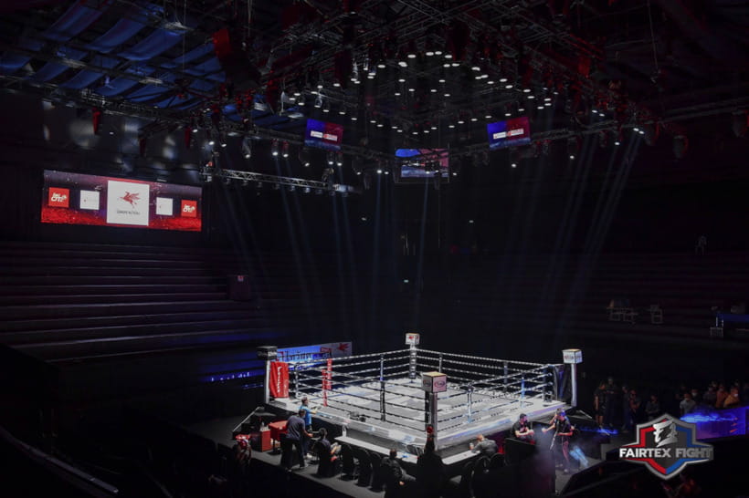 Bangkok: Muay Thai Match at Lumpinee Boxing Stadium - The crowd, the noise, and the practical trade-off