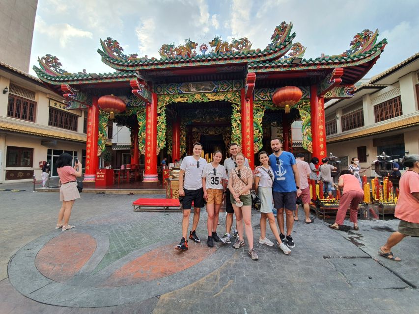 Bangkok: Must things to see in China town, Small group - Starting at MRT Hualampong Exit 1