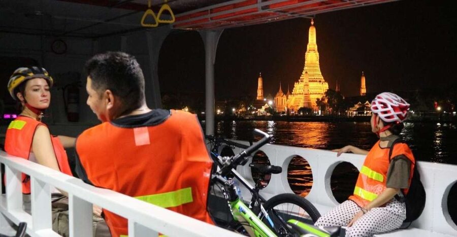 Bangkok: Night Bike Ride and Dinner at a Local Restaurant - Why Bangkok works so well after sunset