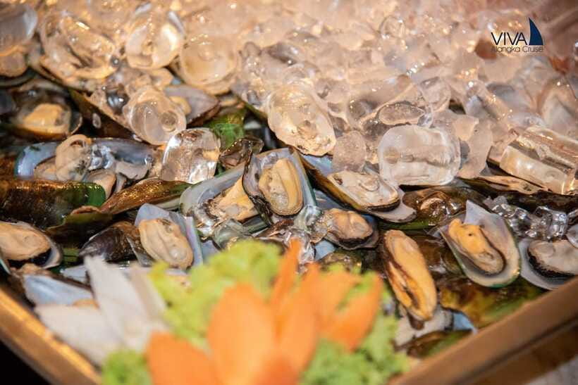 Bangkok: Noah 6 Stars Luxury Chaophraya River Dinner Cruise - Timing, comfort, and who should choose it