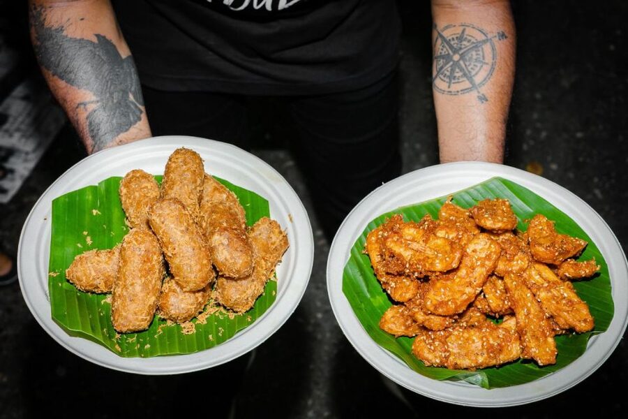 Bangkok: Old Siam Food Tour with 15+ Tastings - What the guide adds to the meal