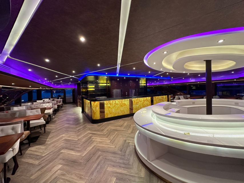 Bangkok: Opulence Luxury Chao Phraya Dinner Cruise - Checking in at Icon Siam Pier 2