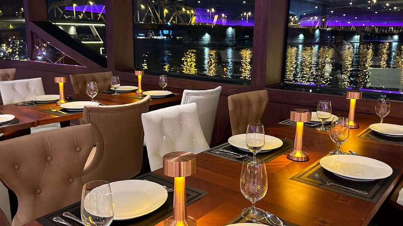 Bangkok: Opulence Luxury Dinner Cruise with Hotel Transfer - The buffet: plenty of choice, but expect a rush