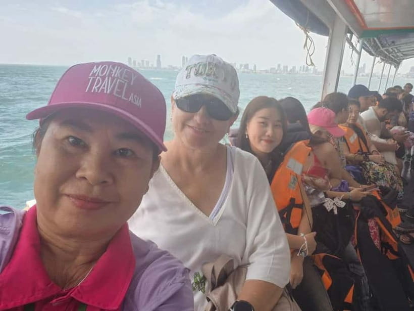 Bangkok: Pattaya Truth Sanctuary Guided Tour & Coral Island - Two and a half hours at Coral Island
