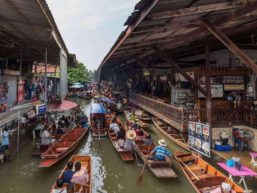 Bangkok: Railway and Floating Market Tour with Dragon Temple - Three very different Thai sights in one day