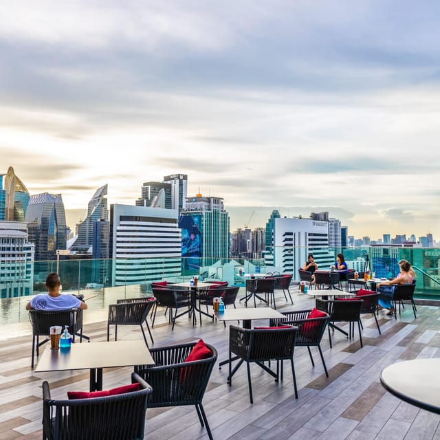 Bangkok: RedSquare Rooftop Bar at Novotel Sukhumvit 4 - Key points at a glance
