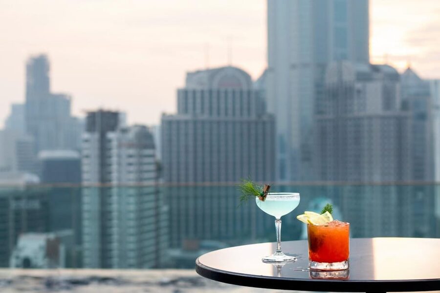 Bangkok: RedSquare Rooftop Bar at Novotel Sukhumvit 4 - Who should book RedSquare Rooftop Bar
